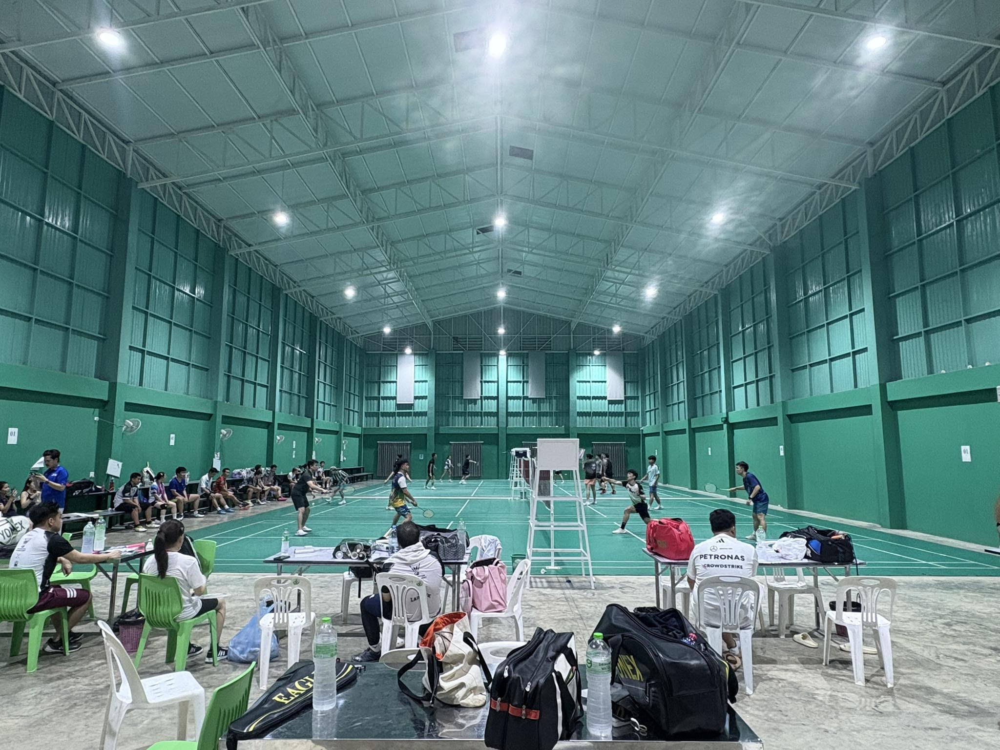 Viengthong Nongdouang Badminton Court